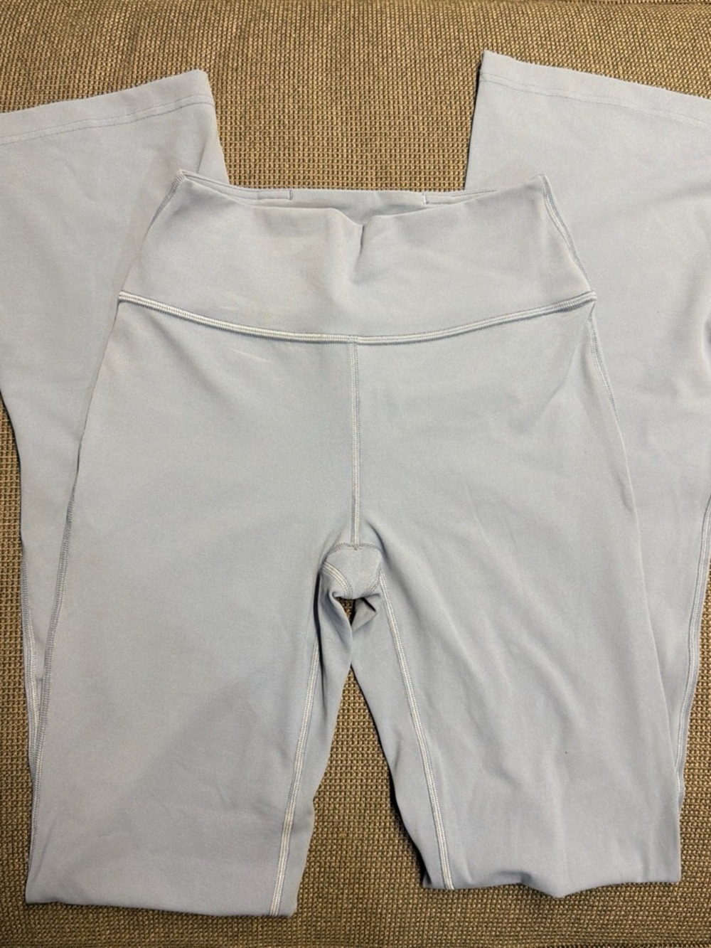 Lululemon flared leggings - Picture 4 of 4